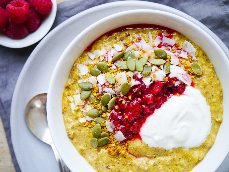 An easy healthy breakfast recipe for Banana Flax Turmeric Overnight Oats - gluten free, dairy free, refined sugar free and vegan friendly. Creamy, filling and so simple!