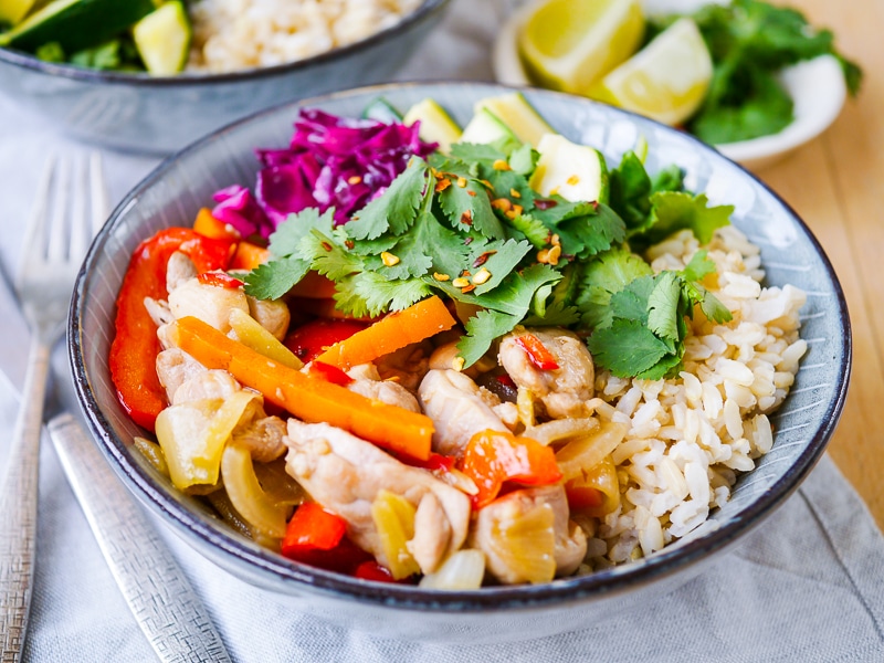Ginger Chilli Chicken Rice Bowls; a balanced meal made with natural real food ingredients. Gluten free, dairy free and refined sugar free. The perfect healthy dinner!