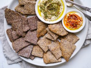 Easy Crunchy Flaxseed Crackers {gluten free, grain free, egg free, vegan, paleo, sugar free} - recipe by Nourish Everyday